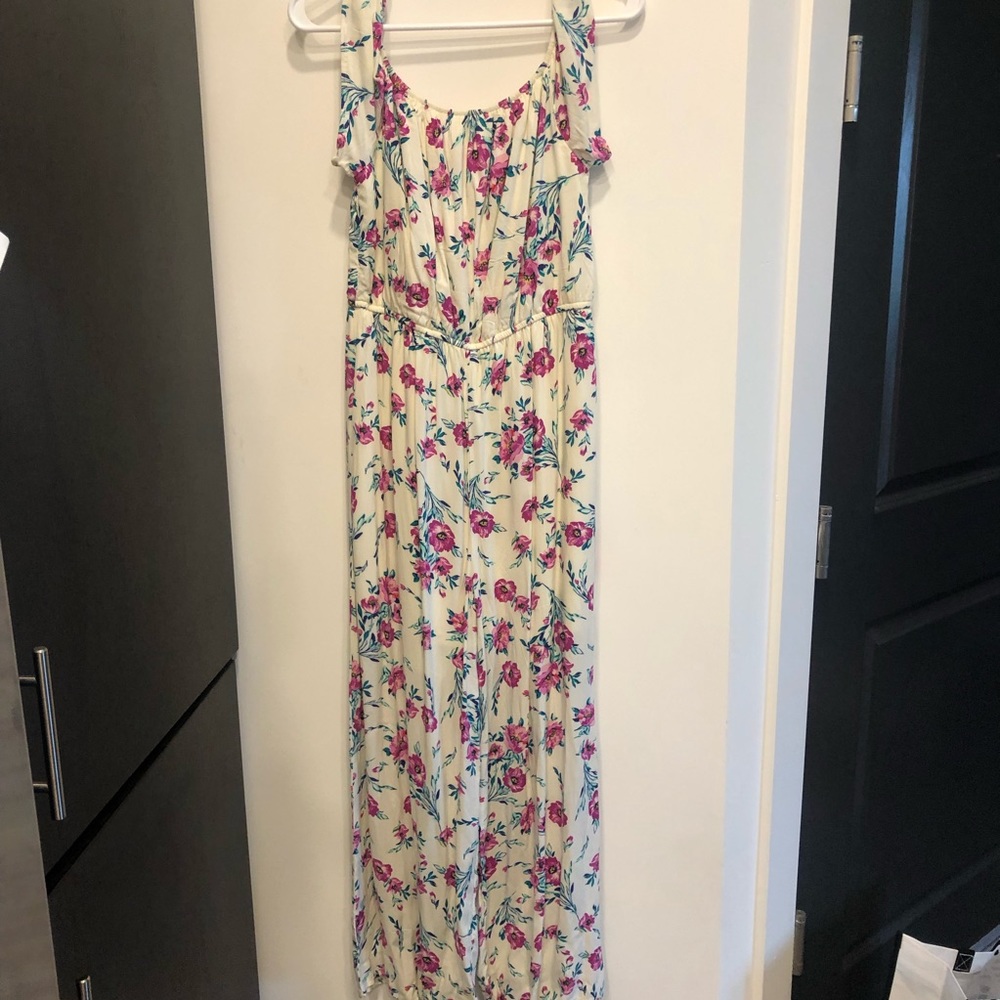 NWOT Miami Floral Jumpsuit Size Large - Picture 2 of 5